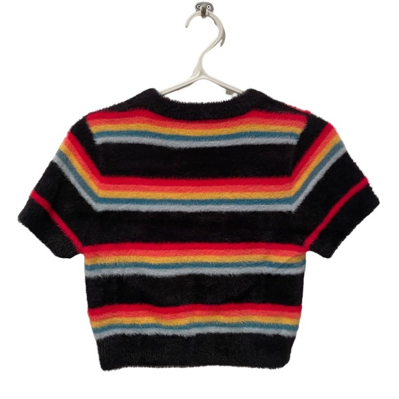 Short sleeve fuzzy tight crop top - Picture 2 of 4